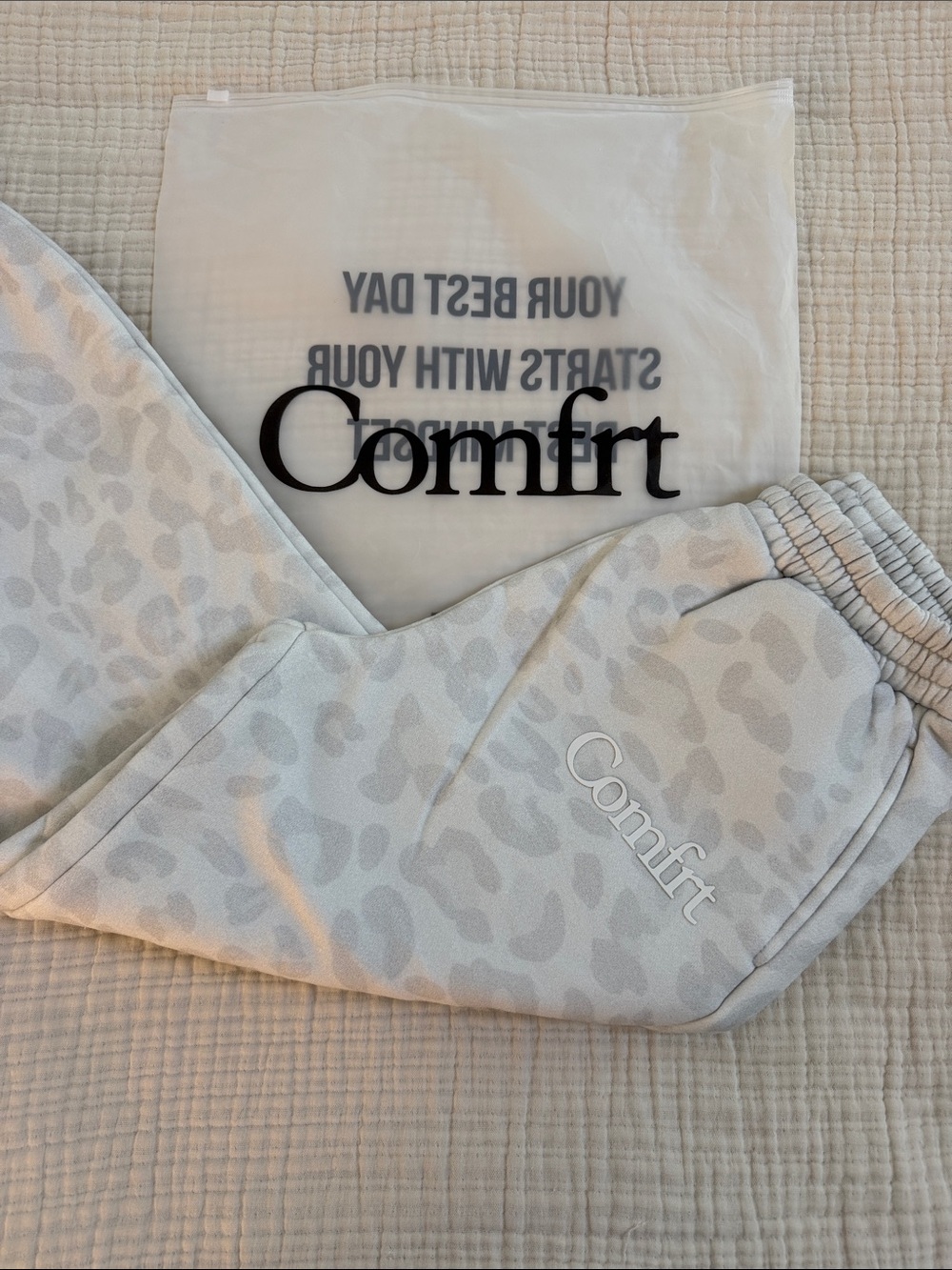 Comfrt Minimalist Kids Joggers Sweatpants - new with bag